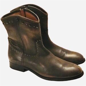 FRYE Ankle Boots Women’s 9.5 Melissa Dark Brown Distressed Leather Multi- Studs